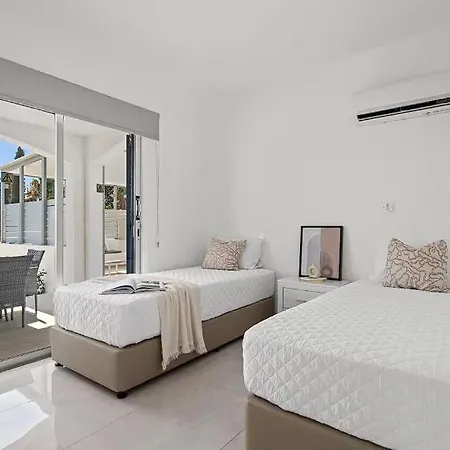Experience The Perfect Blend Of Luxury, Comfort, And Convenience! Πέγεια