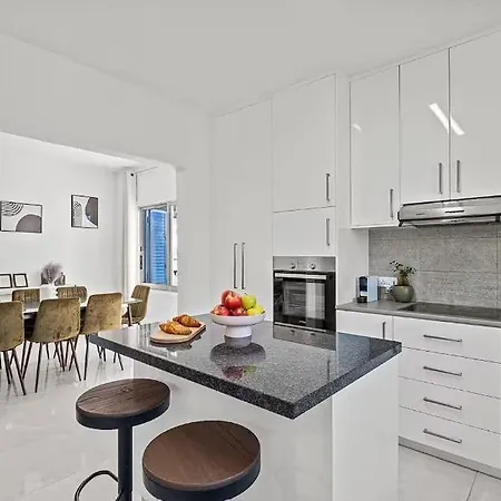 Experience The Perfect Blend Of Luxury, Comfort, And Convenience! * Πέγεια